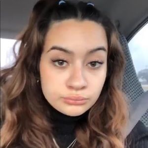 Meet your Posher, Chloe